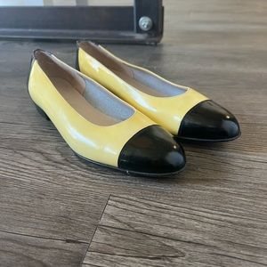 Vintage Salvatore Ferragamo flats
